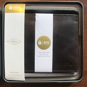 Brown leather fossil wallet Brand NEW